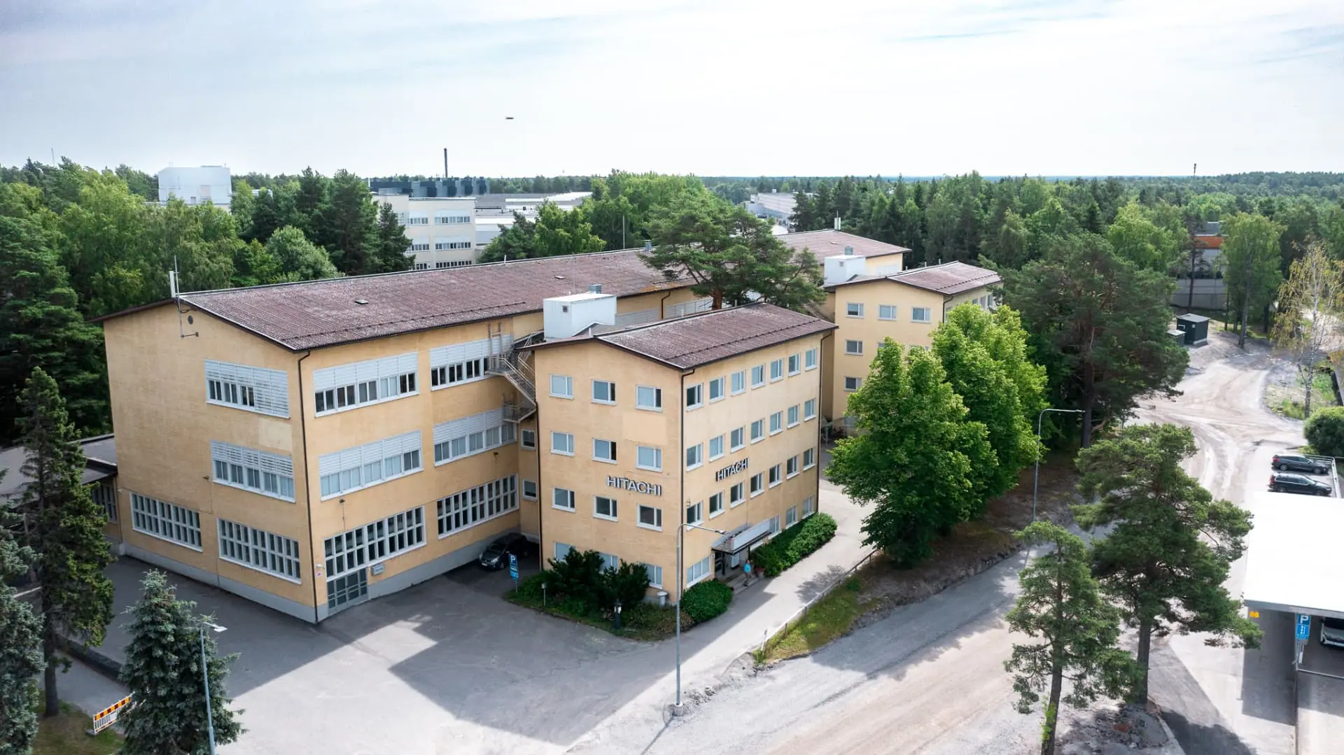 Kontorsbyggnad i funktionalistisk stil i Strömberg Park