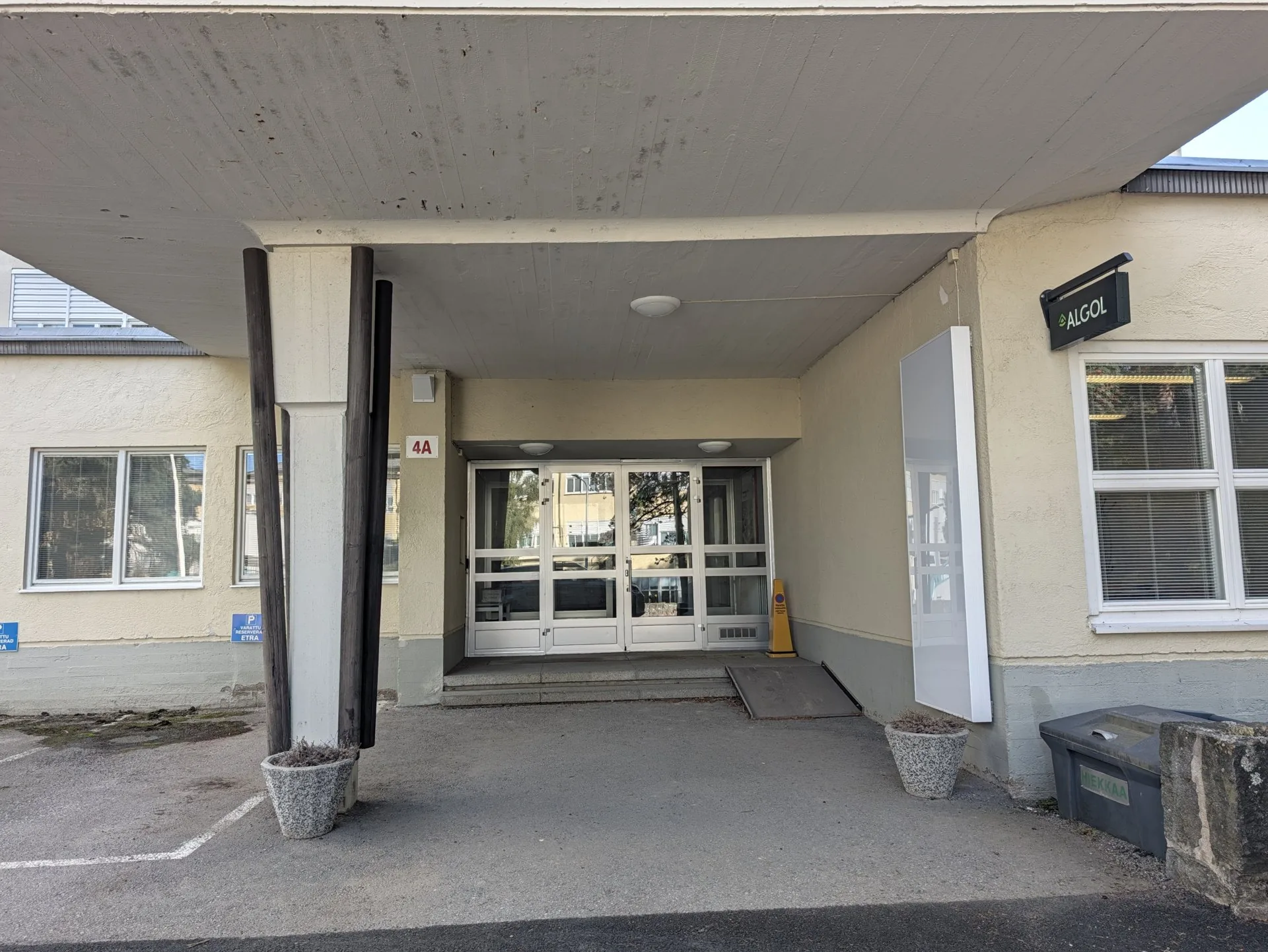 RR – entire 3rd floor, 1 730 m² (divisible)